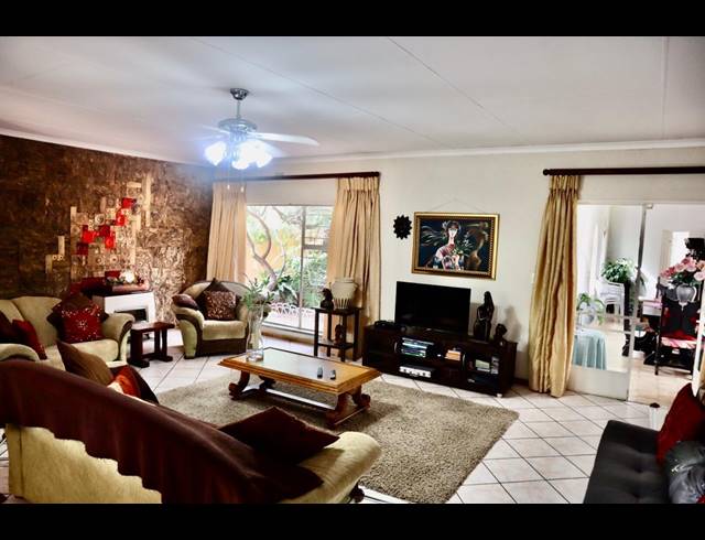 3 BEDROOM HOUSE FOR SALE IN BRACKENHURST